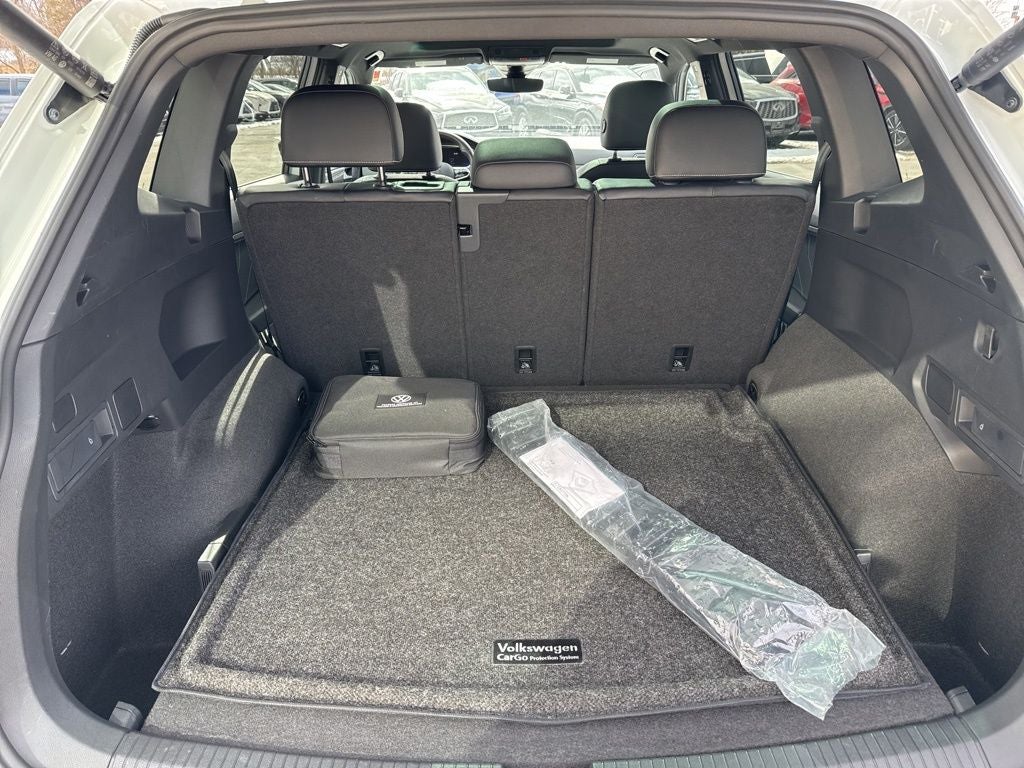 2024 Volkswagen Tiguan 2.0T SE R-Line Black