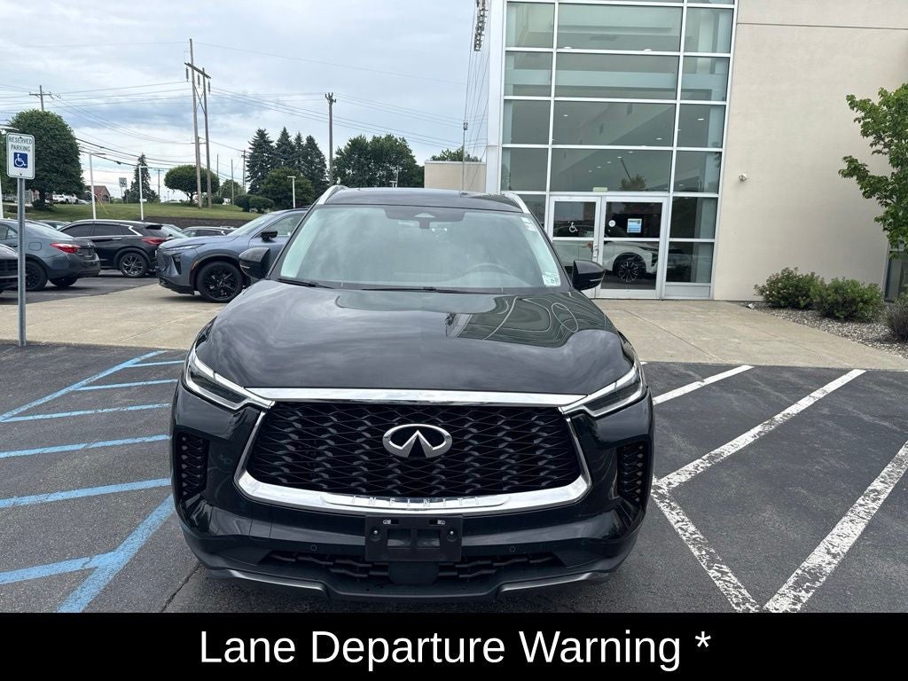 2022 INFINITI QX60 LUXE