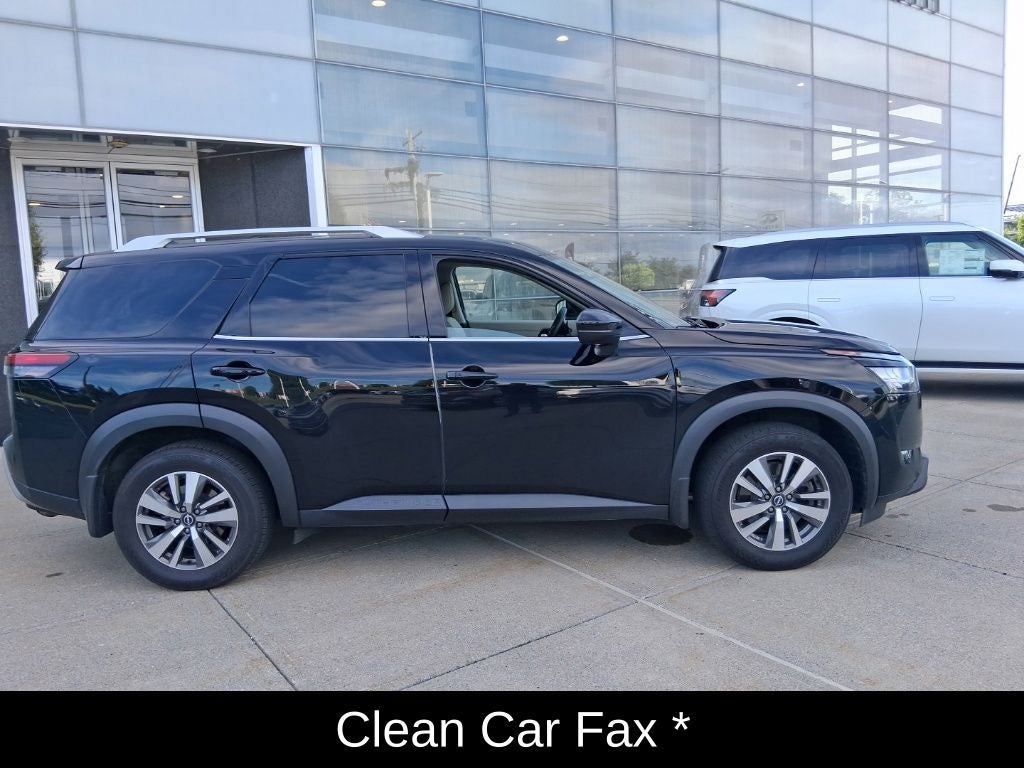 2022 Nissan Pathfinder SL