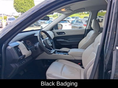 2022 Nissan Pathfinder SL