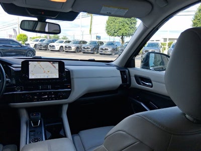 2022 Nissan Pathfinder SL