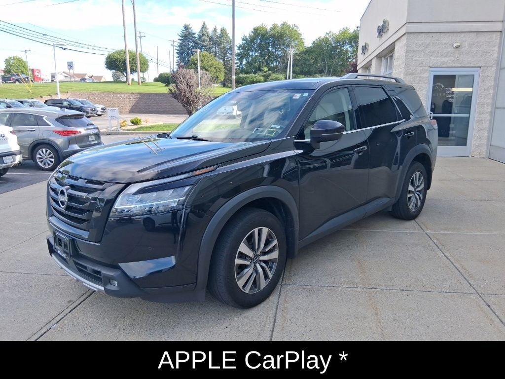 2022 Nissan Pathfinder SL