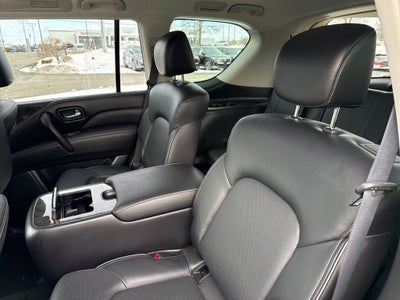 2023 INFINITI QX80 LUXE