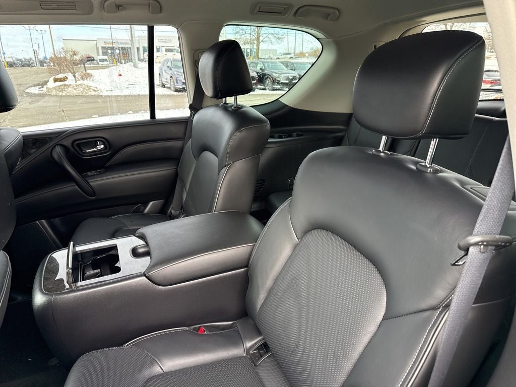 2023 INFINITI QX80 LUXE