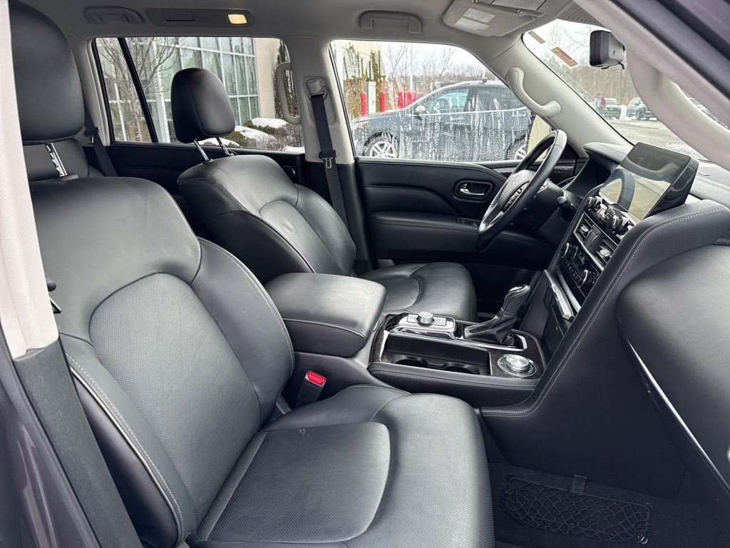 2023 INFINITI QX80 LUXE