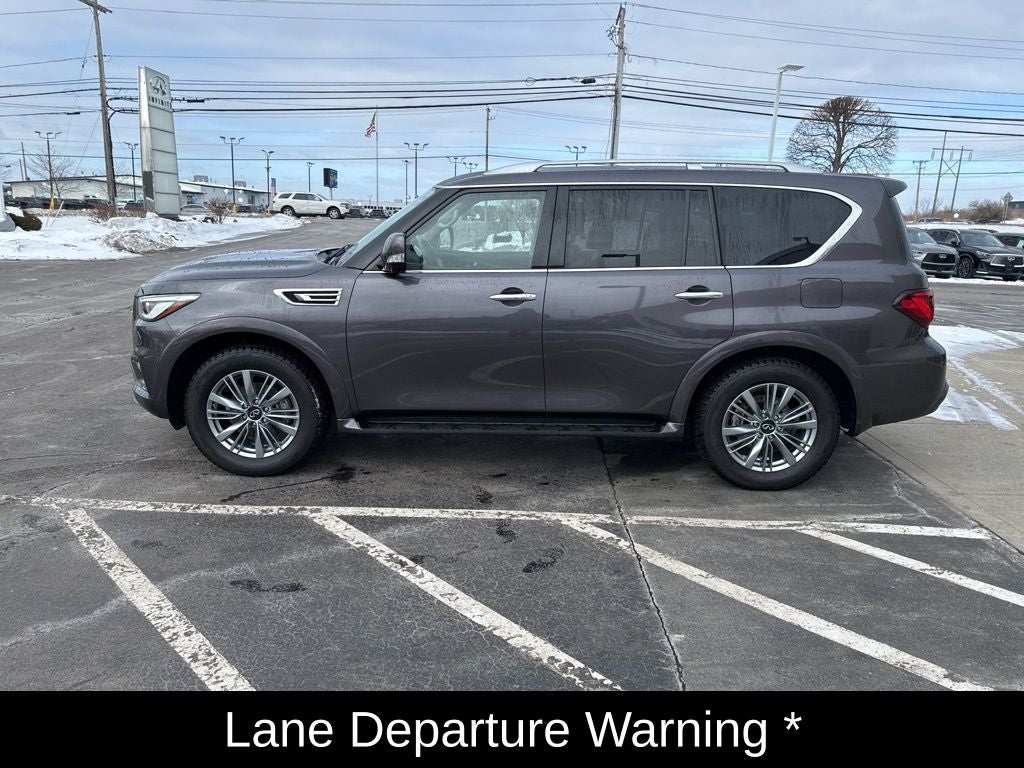 2023 INFINITI QX80 LUXE