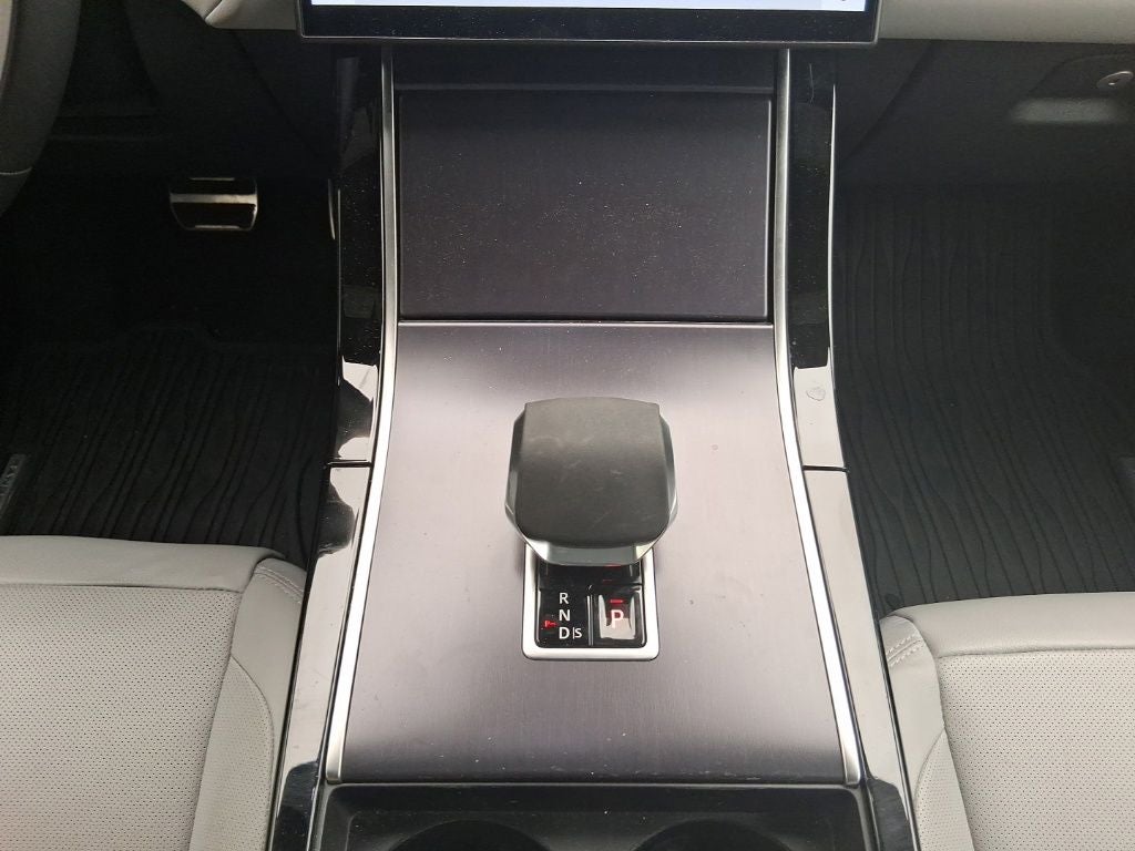2026 Land Rover Range Rover Velar Dynamic SE