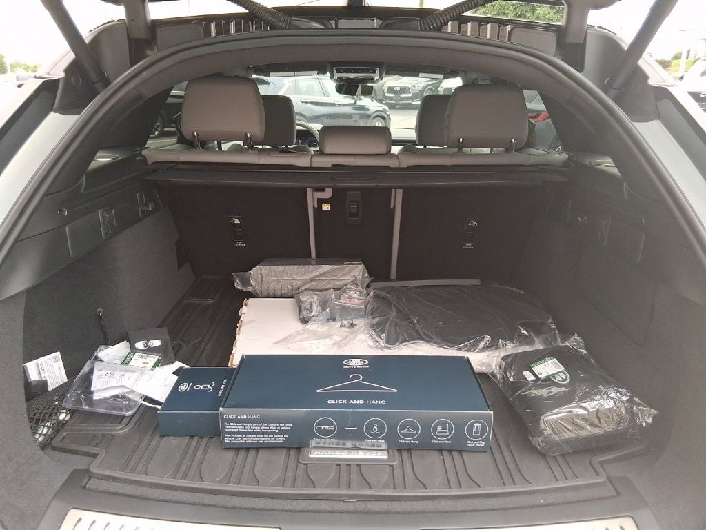 2026 Land Rover Range Rover Velar Dynamic SE