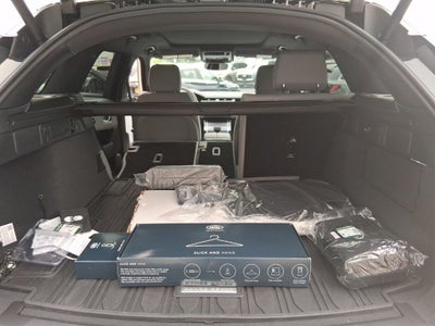 2026 Land Rover Range Rover Velar Dynamic SE