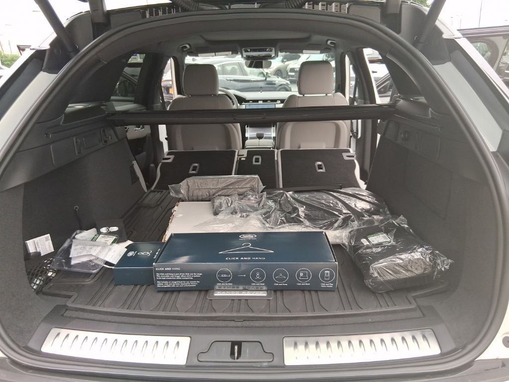 2026 Land Rover Range Rover Velar Dynamic SE