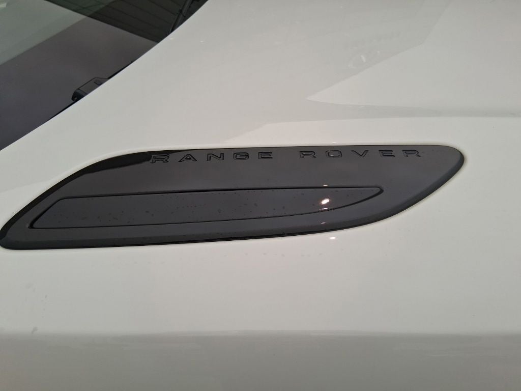 2026 Land Rover Range Rover Velar Dynamic SE