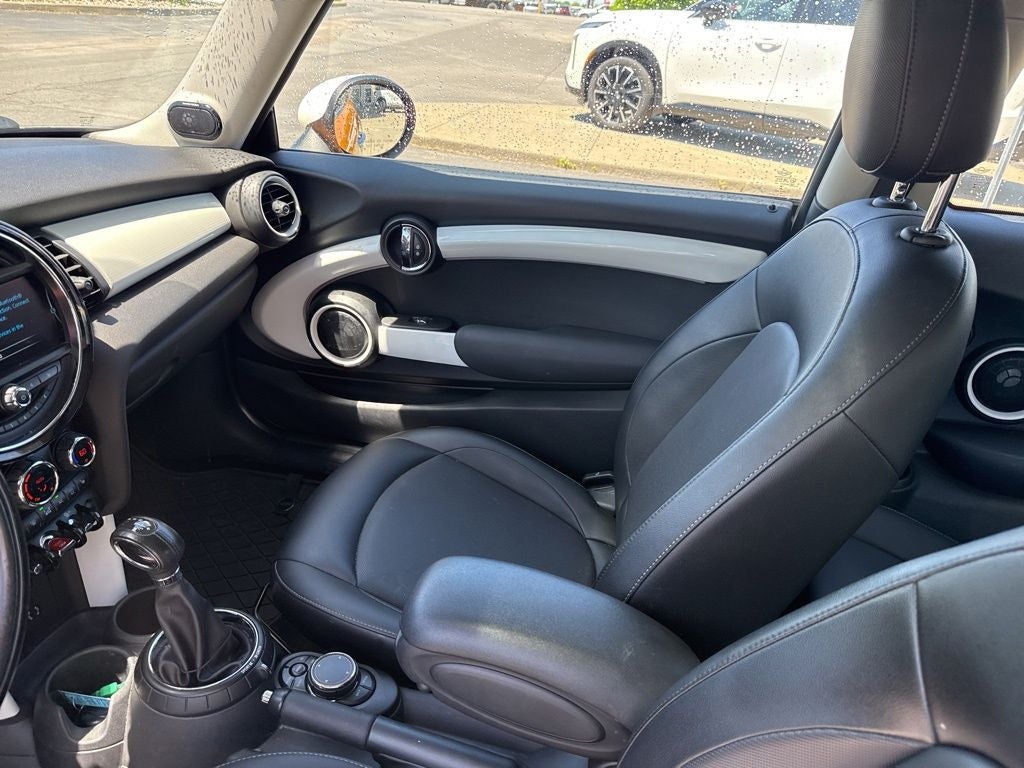 2016 MINI Cooper Base