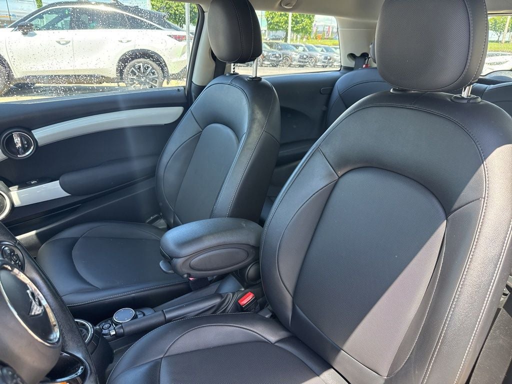 2016 MINI Cooper Base