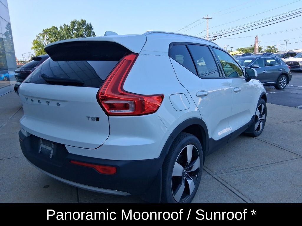 2021 Volvo XC40 Momentum