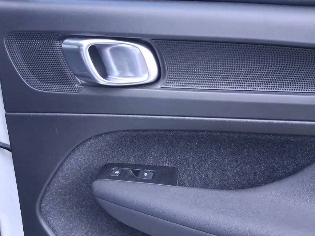 2021 Volvo XC40 Momentum