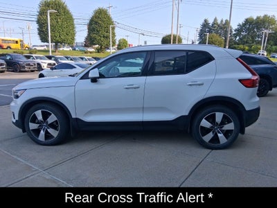2021 Volvo XC40 Momentum