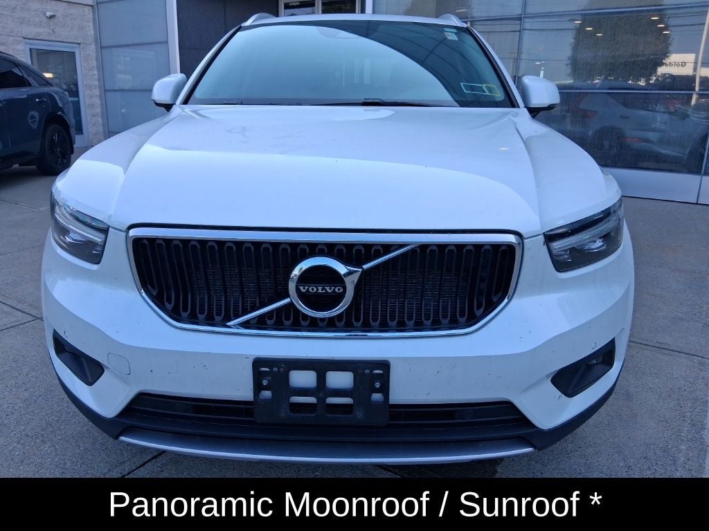 2021 Volvo XC40 Momentum