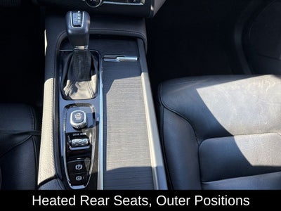 2020 Volvo XC90 T6 Momentum