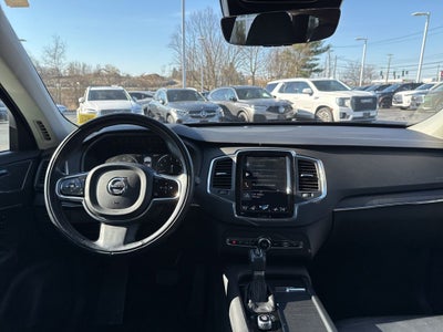 2020 Volvo XC90 T6 Momentum