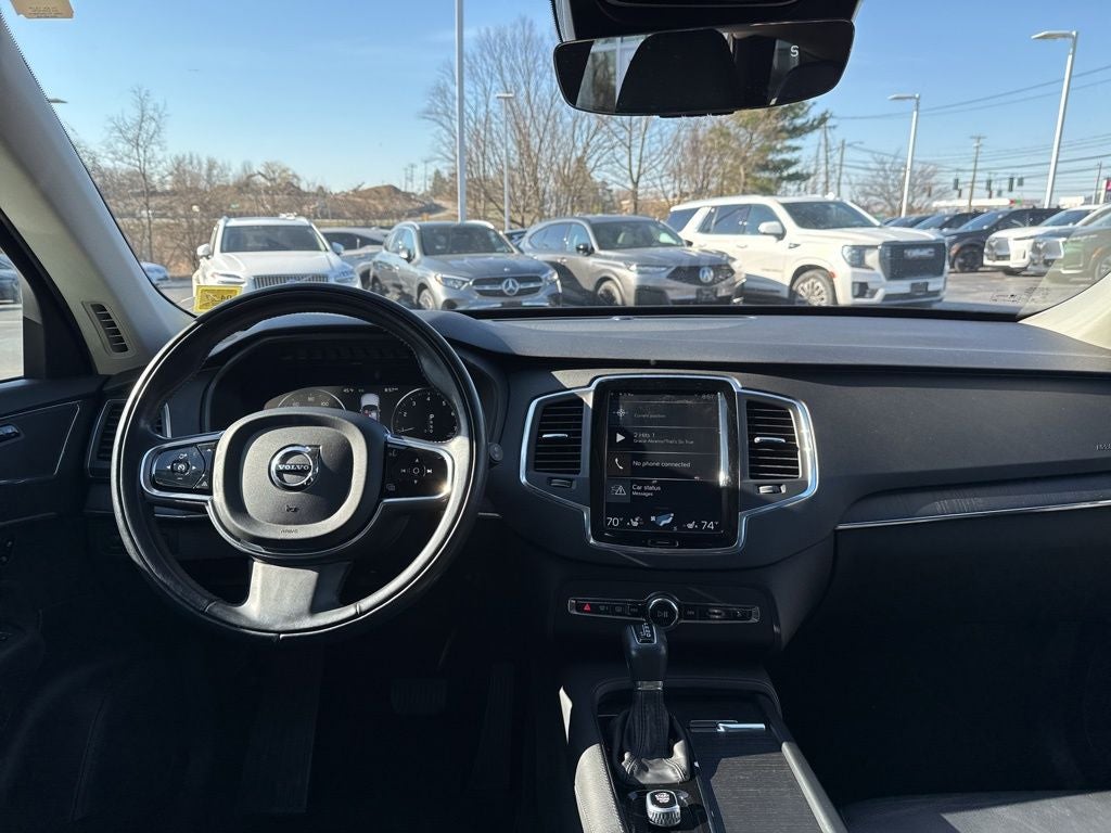 2020 Volvo XC90 T6 Momentum