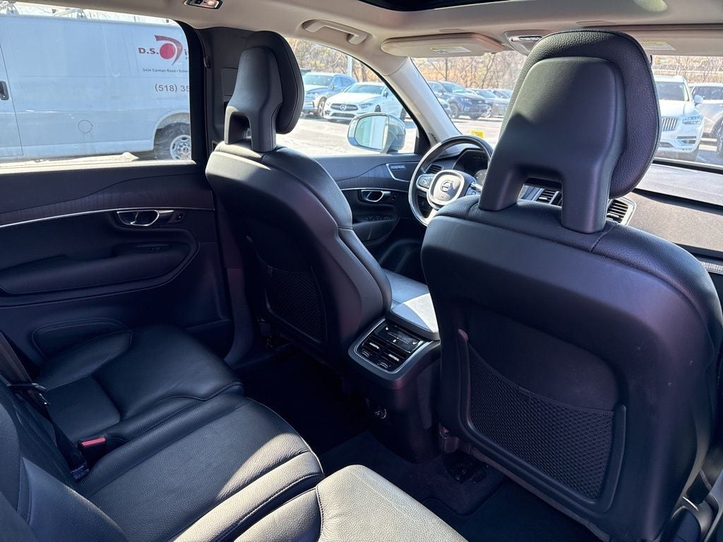 2020 Volvo XC90 T6 Momentum