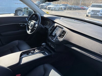 2020 Volvo XC90 T6 Momentum