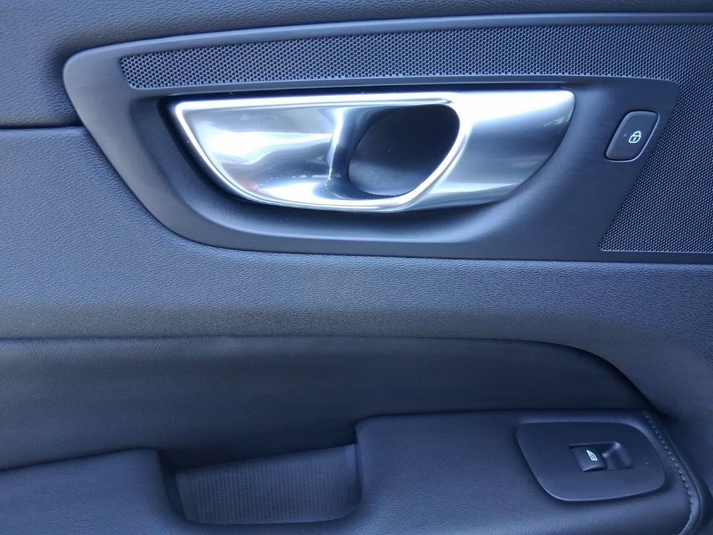 2025 Volvo XC60 Plug-In Hybrid T8 Plus