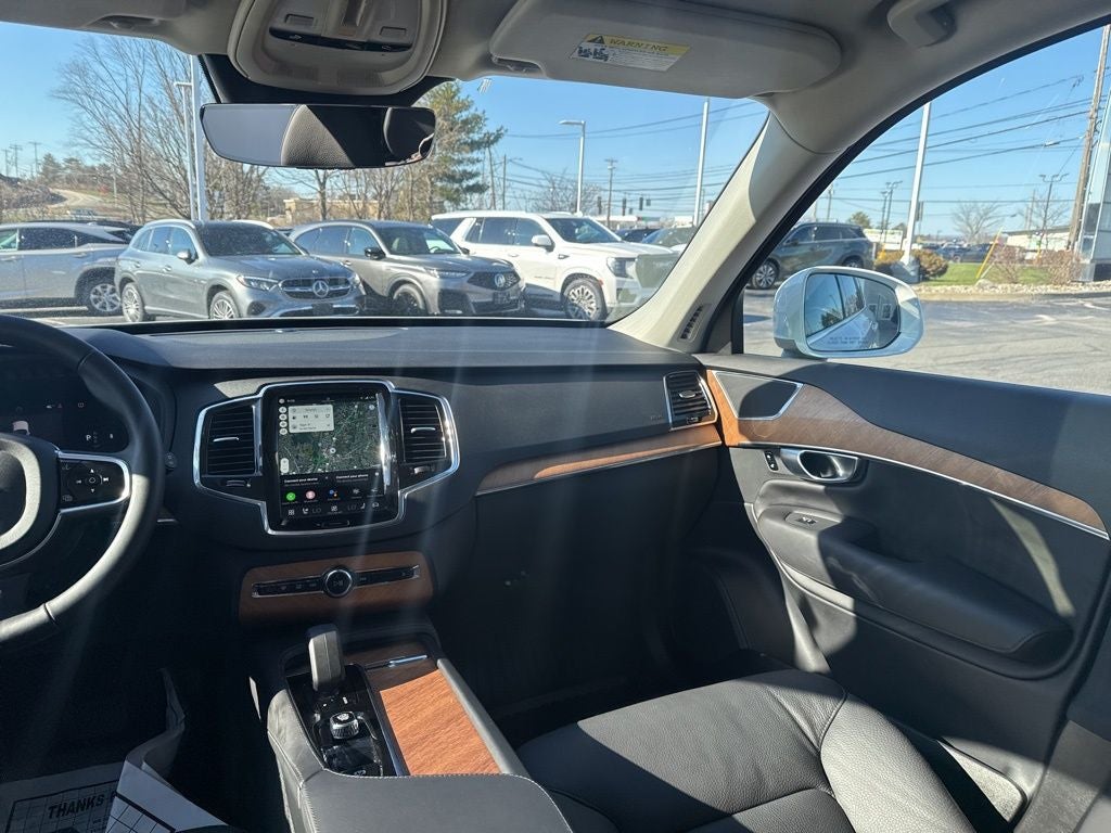2025 Volvo XC90 B5 Plus