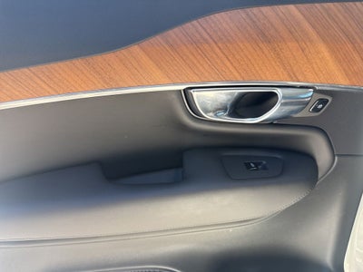 2025 Volvo XC90 B5 Plus