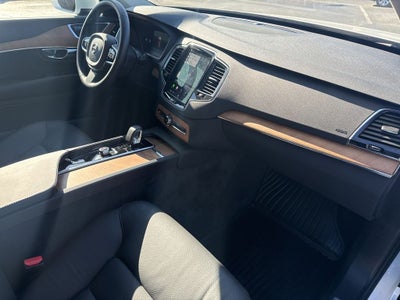 2025 Volvo XC90 B5 Plus