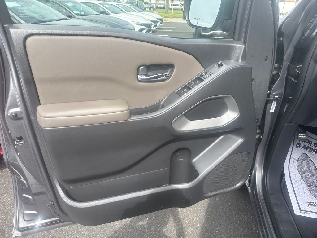 2022 Nissan Frontier SV