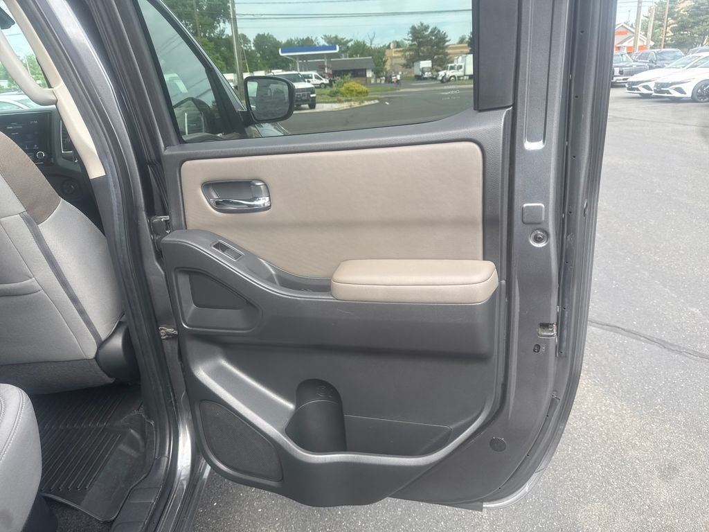 2022 Nissan Frontier SV