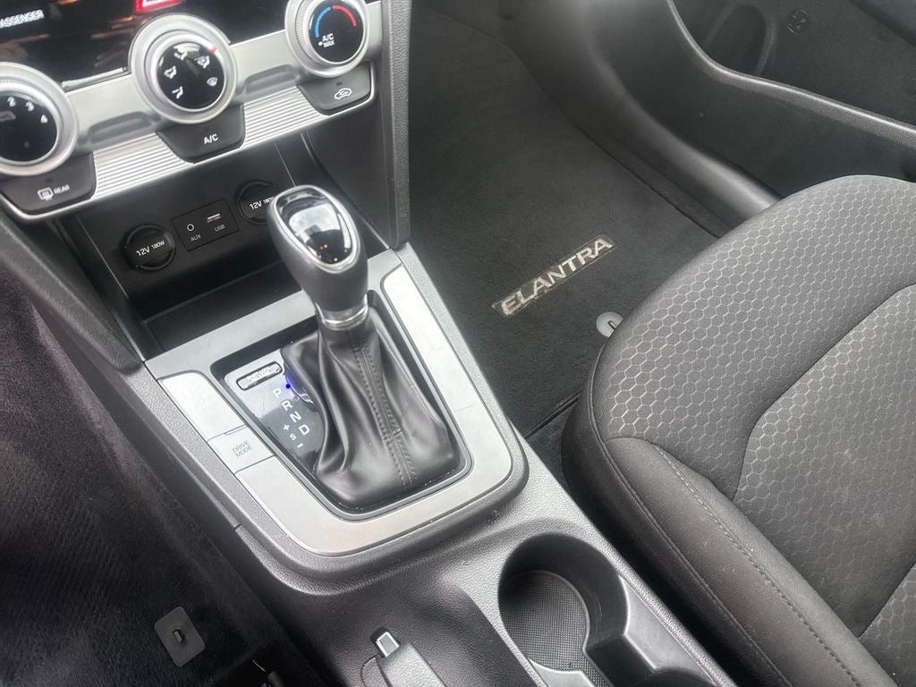2019 Hyundai Elantra SE