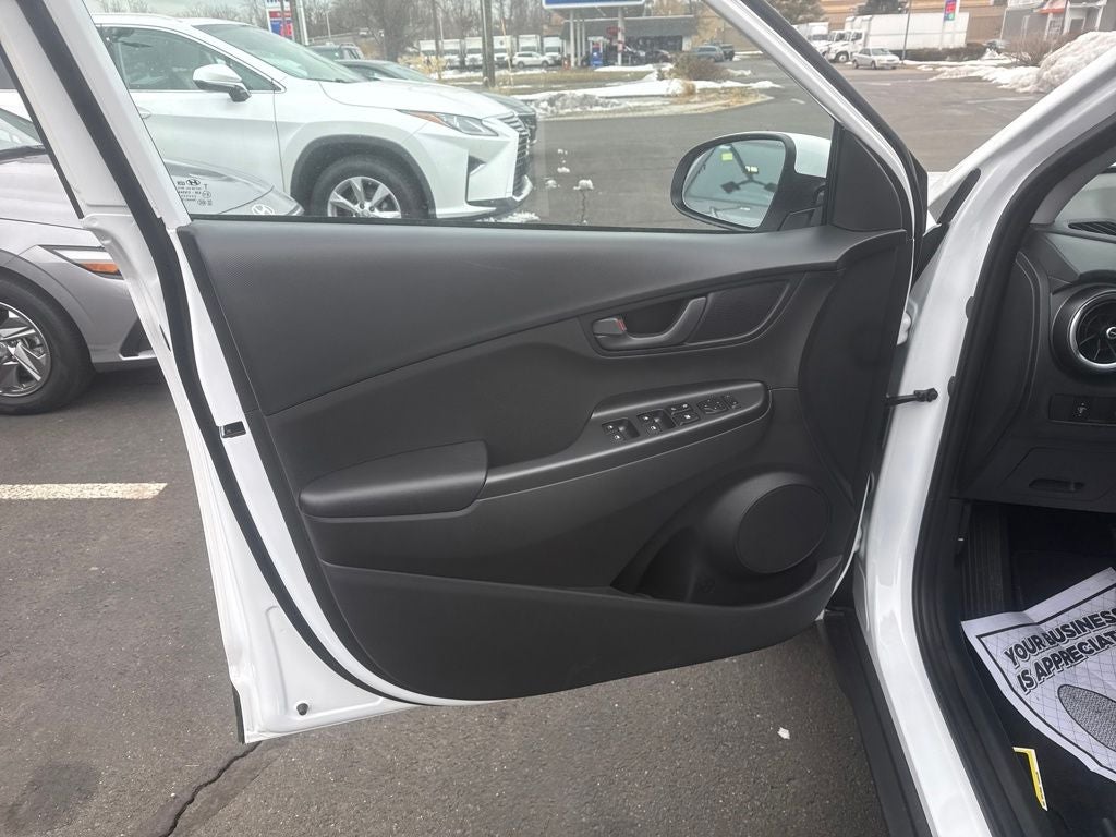 2023 Hyundai Kona SE