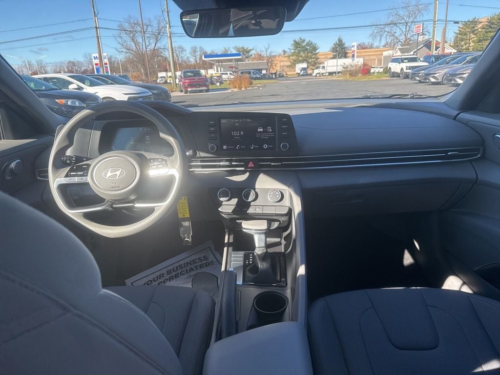 2024 Hyundai Elantra SE