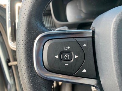 2020 Volvo XC40 R-Design