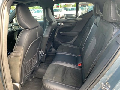2020 Volvo XC40 R-Design