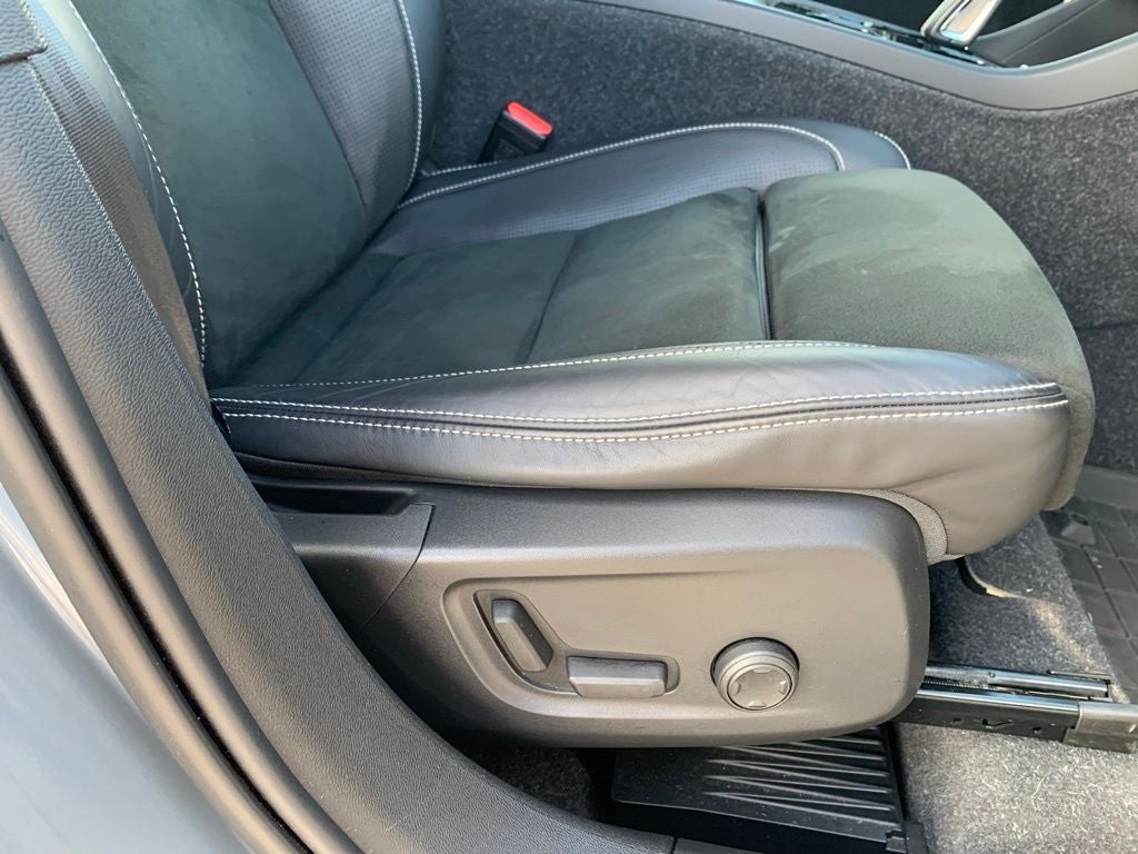 2020 Volvo XC40 R-Design