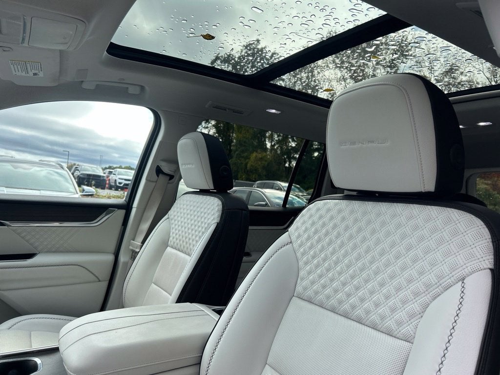 2024 GMC Acadia Denali