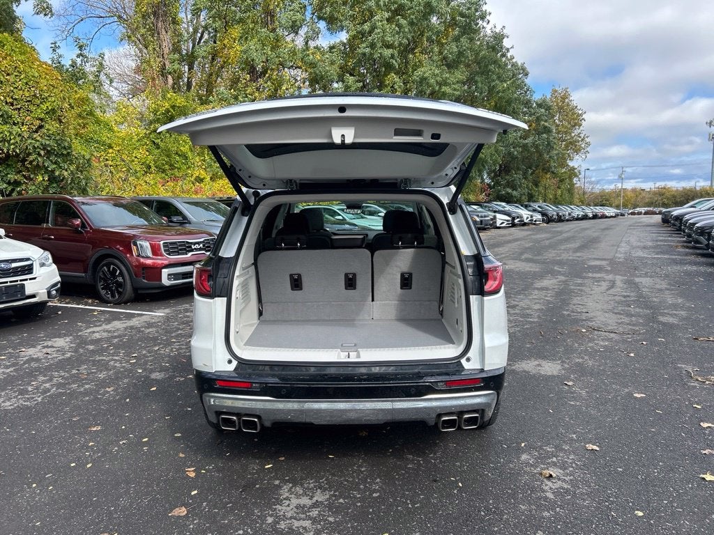 2024 GMC Acadia Denali