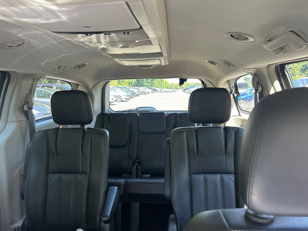 2013 Chrysler Town & Country Touring