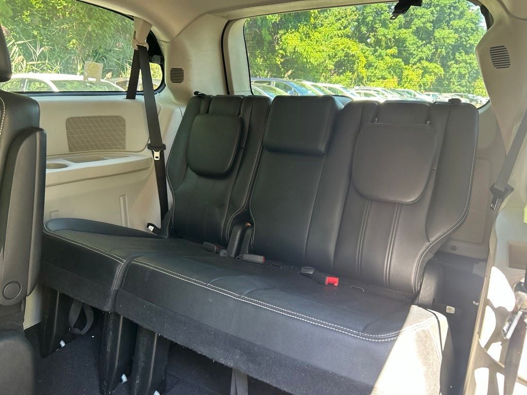 2013 Chrysler Town & Country Touring