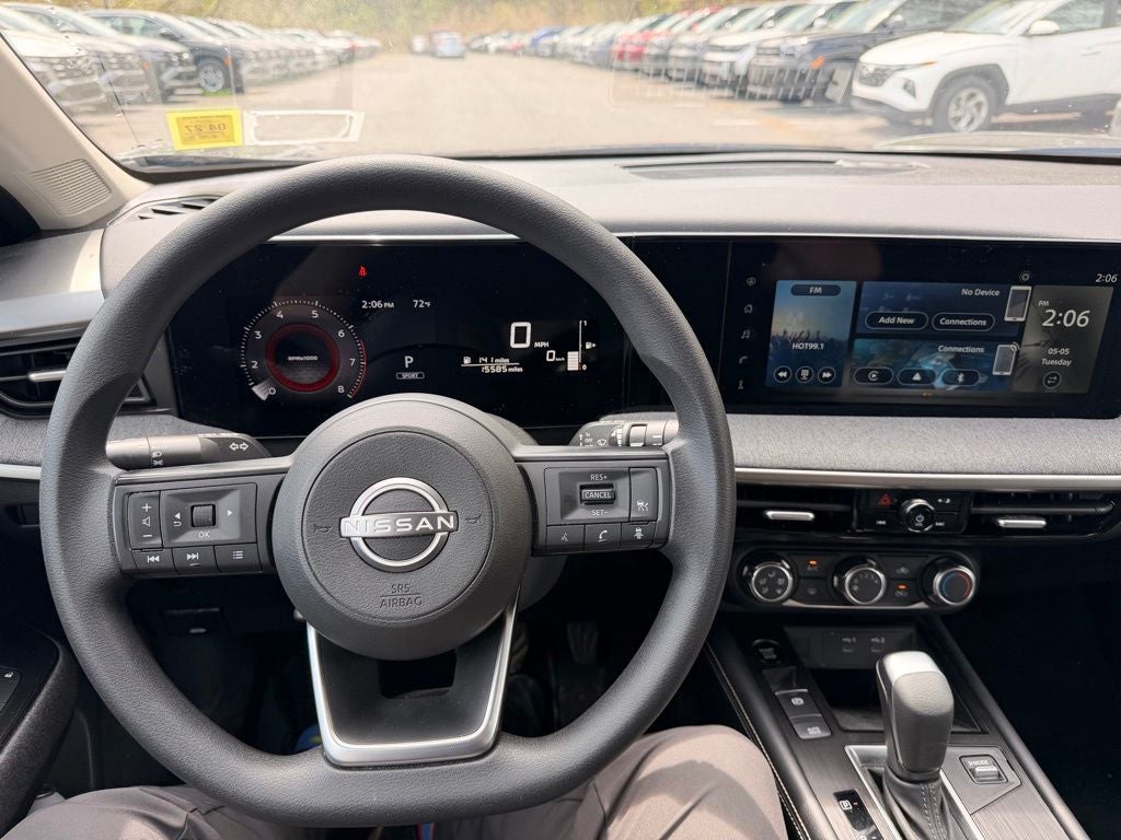 2025 Nissan Kicks SV