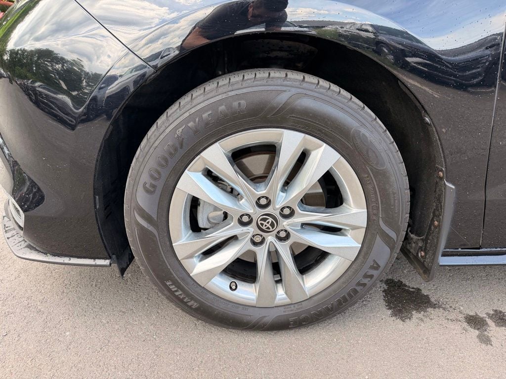 2022 Toyota Sienna Limited 7 Passenger