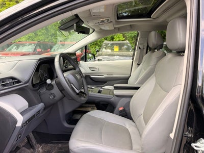 2022 Toyota Sienna Limited 7 Passenger