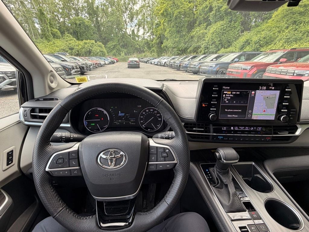 2022 Toyota Sienna Limited 7 Passenger