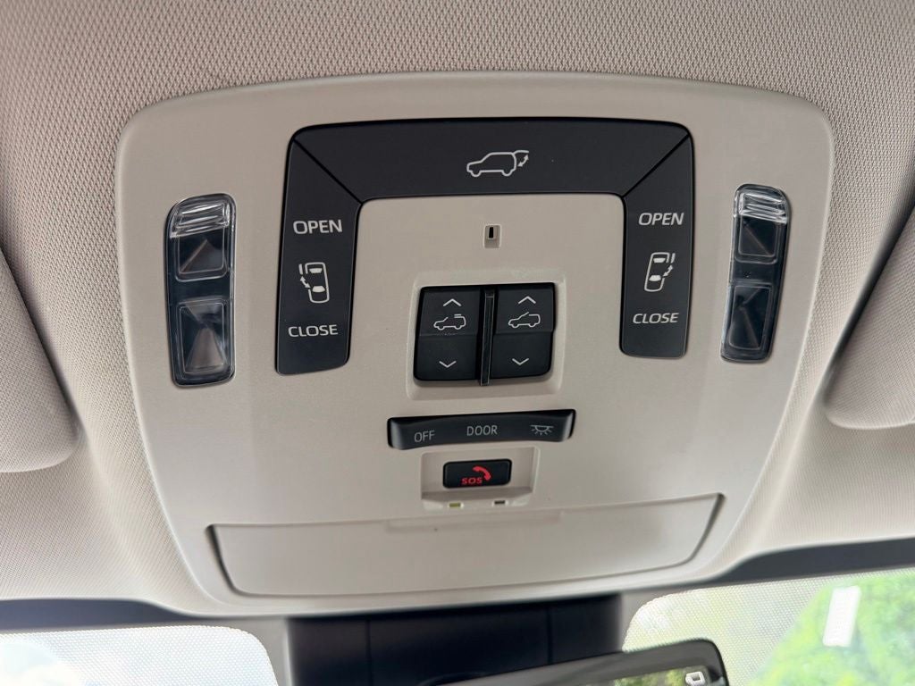 2022 Toyota Sienna Limited 7 Passenger