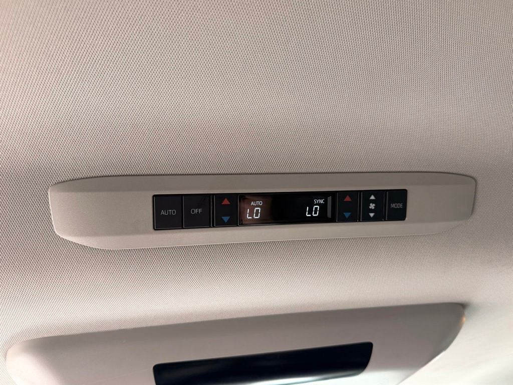 2022 Toyota Sienna Limited 7 Passenger