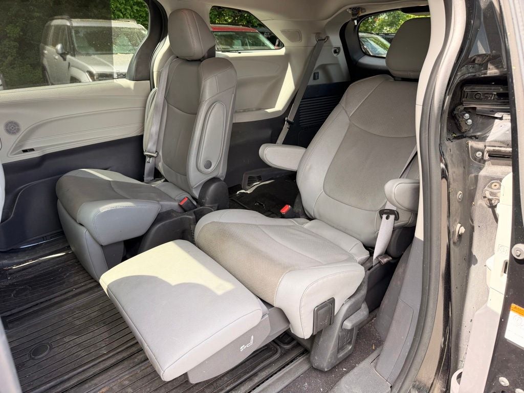 2022 Toyota Sienna Limited 7 Passenger
