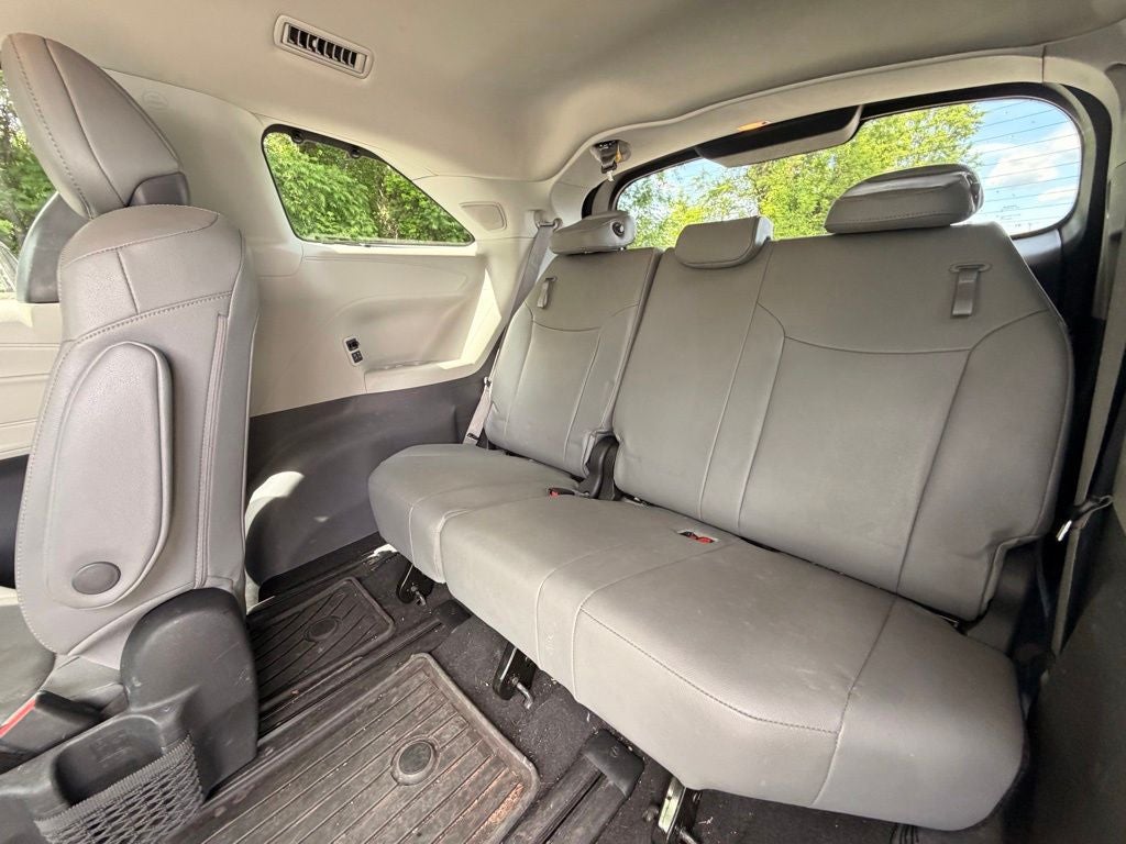 2022 Toyota Sienna Limited 7 Passenger